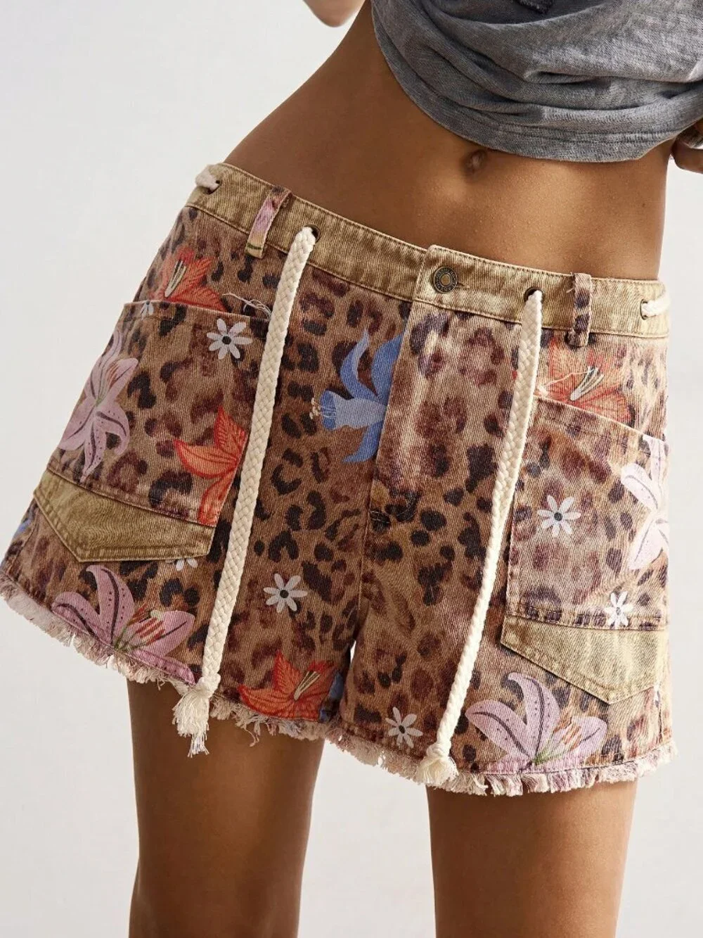 Khaki Casual Women's Boho Vacation Leopard Print Pattern Woven Loose Shorts